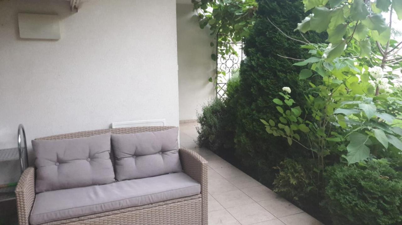 Apartment With Green Terrace Burgas Exterior photo